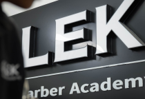 H&agrave;nh Tr&igrave;nh 11 Năm C&ugrave;ng LEK Barber Academy
