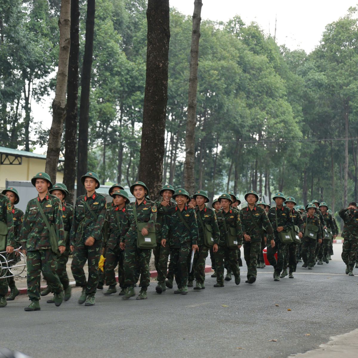 cắt tóc bộ đội quân khu 7