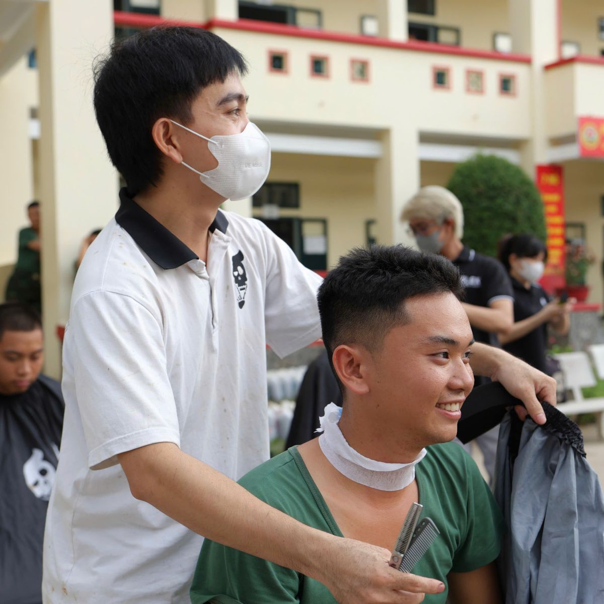 cắt tóc bộ đội quân khu 7