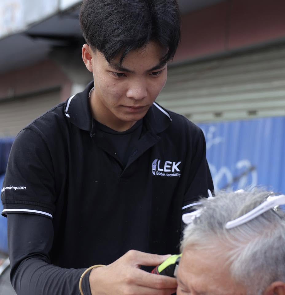 Cắt Tóc Nam Thực Tế