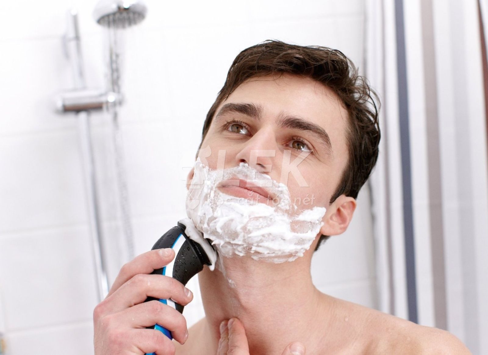 Chăm sóc da sau khi cạo râuv