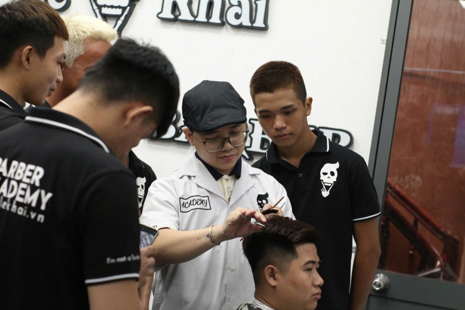 Dạy nghề cắt tóc nam