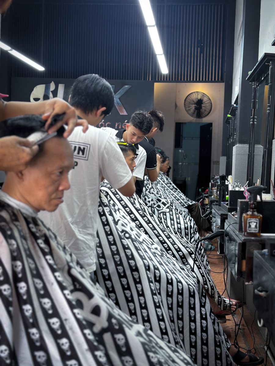 học barber trên tóc thật