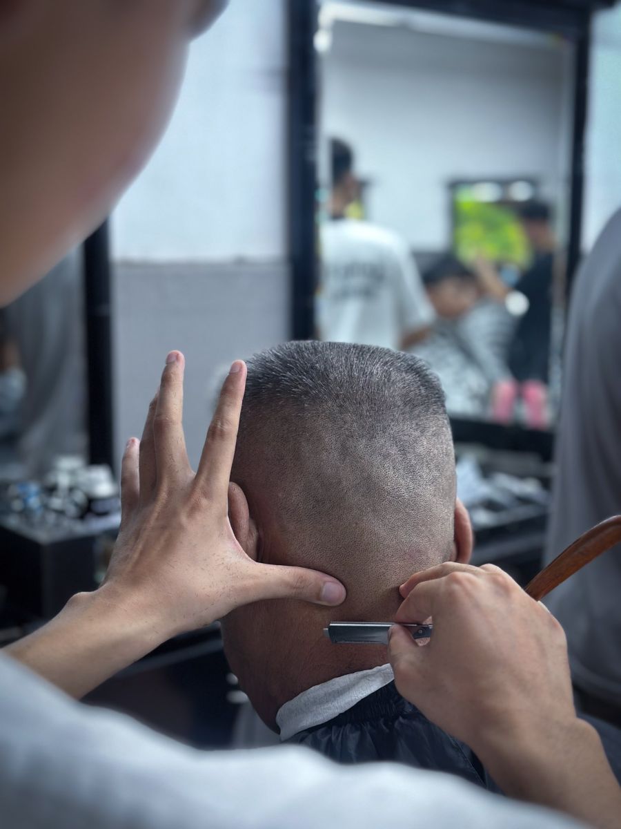 học barber trên tóc thật