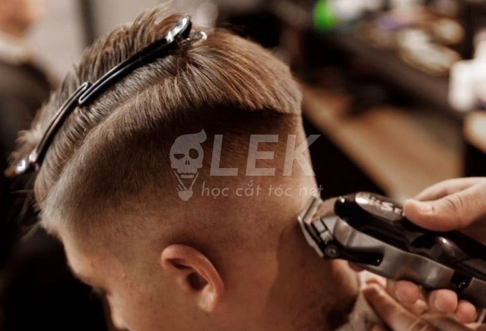 Lịch cắt tóc nam tháng 6